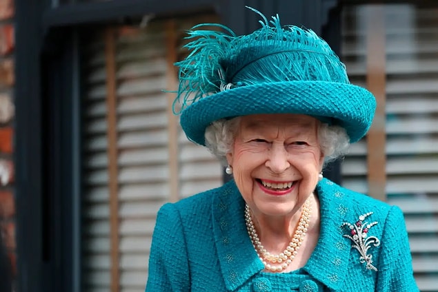E tabi bu noktada Kraliçe Elizabeth'in cenazesinin daha karmaşık prosedürlerden oluşacağını da belirtmemiz gerekiyor.