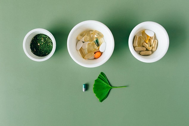 Çölyak hastalığının zorunlu tuttuğu çeşitli vitaminler ve diyet takviyeleriyle yaşamaya alışmalısınız.