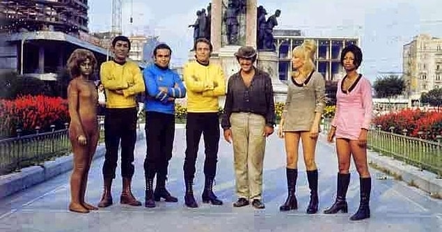 1. Tuhaf uyarlamalar Yeşilçam döneminde başladı. "Turist Ömer Uzay Yolunda", "Star Trek"in absürt bir versiyonuydu.
