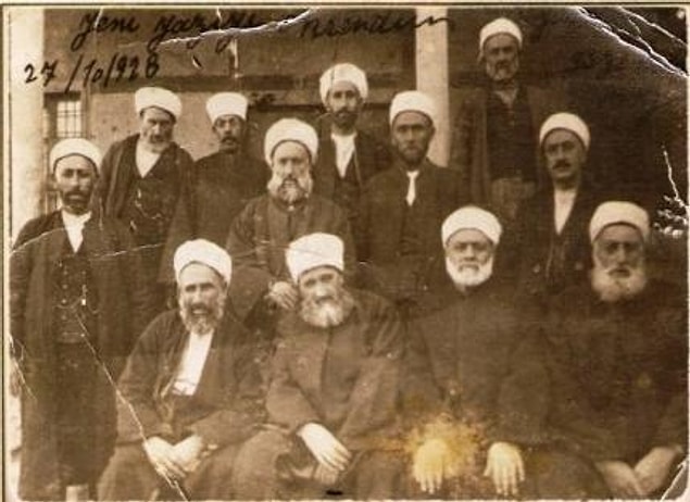 Eğitimin birleştirilmesi ve medreselerin kapanması dini eğitimin ortadan kaldırmaz. Ancak Cumhuriyet bu eğitimi ümmet değil ulus devlet anlayışı ile yapmak ister. Ve devreye imam-hatipler girer.