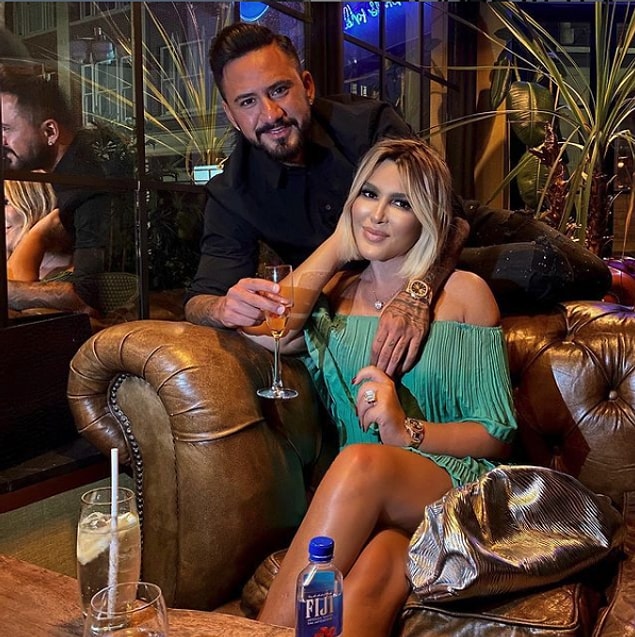 Selin Ciğerci ile Gökhan Çıra, 2019 yılında görkemli bir düğünle dünyaevine girmiş ve bu yüzden de birçok eleştiri almışlardı.