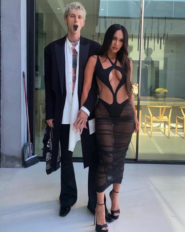 Megan Fox bir süredir müzisyen Machine Gun Kelly ile birlikte.