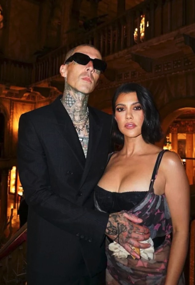 Bu ayrılığın ardından Kourtney Kardashian mutluluğu Travis Barker'da buldu ve yeni bir aşka yelken açtı...