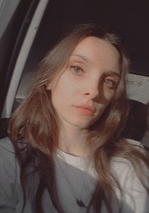 Büsra Pusat Profil Resmi