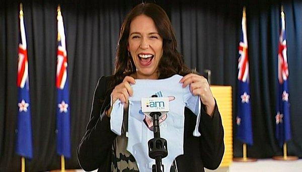 16. Ülkenin başbakanı Jacinda Ardern hamileliğinde bile görevini sürdüren iyi bir politikacı.