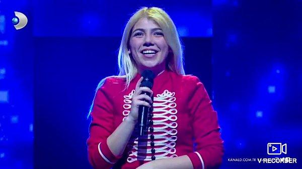 Ayrıca Şara, Kanal D ekranlarında yayınlanan "Benimle Söyle" isimli şarkı yarışmasına da katılmış.