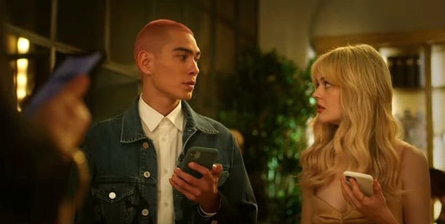 3. Gossip Girl, 2. sezon onayını aldı.