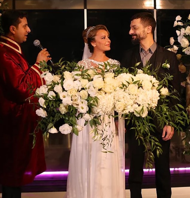 4. Ünlü oyuncu Vildan Atasever ve şarkıcı Mehmet Erdem dünyaevine girdi!