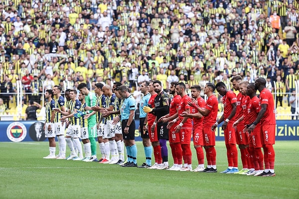 Süper Lig'in 4. haftasında Fenerbahçe, sahasında Sivasspor 'u konuk etti.