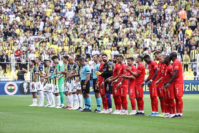 Süper Lig'in 4. haftasında Fenerbahçe, sahasında Sivasspor 'u konuk etti.