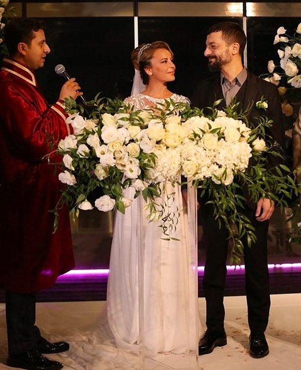 14. Vildan Atasever ve Mehmet Erdem çifti Boğaz'da gerçekleştirdikleri düğünle evlendiler!