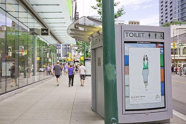 15. Многие смертельные случаи от удушья на самом деле происходят из-за смущения. Люди стесняются попросить о помощи других. Не сидите молча и не пытайтесь выплюнуть еду самостоятельно. Обратитесь за помощью как можно скорее