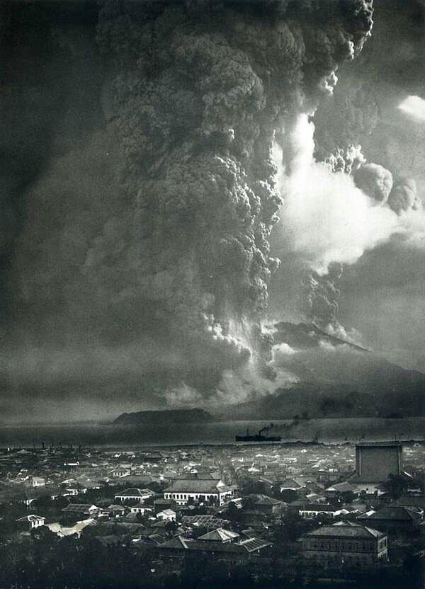 5. 1914 Sakurajima Yanardağ Patlaması'ndan kalan sahne.