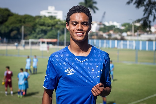 7. Ronaldinho'nun velihattı João Mendes.