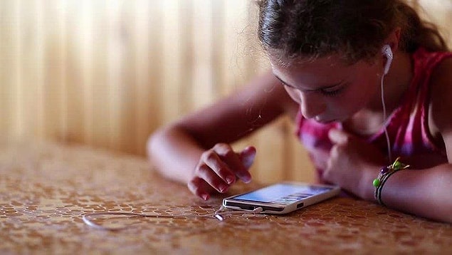 Ayrıca bu akımın tetikleyici olduğunu da söylememiz mümkün. Yalnızca küçük yaştaki çocuklar için değil, maalesef ki benzer travmatik geçmişleri olan bireyleri bu tarz akımlar tetikleyebilir.