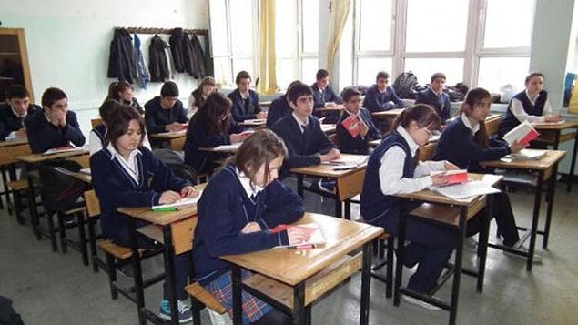 Ortaokuldaki okullaşma oranlarında da dramatik bir düşüş görüldü.