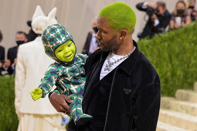 20. Frank Ocean, Shrek'in bebeğini çalıp galaya gelmiş."