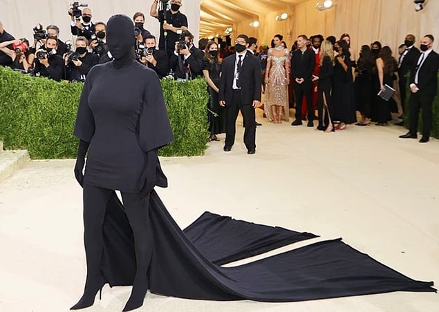 3. Kim Kardashian, Met Gala gecesine nasıl hazırlandığıyla ilgili açıklamalarda bulundu!