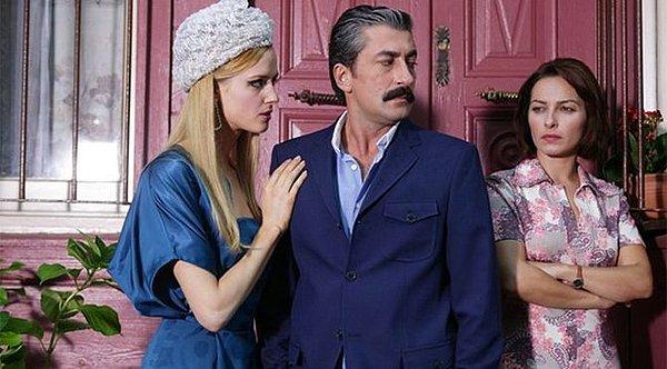 Sevilen oyuncunun asıl sükse yaptığı yapım ise Öyle Bir Geçer Zaman Ki oldu. Erkan Petekkaya, bu dizide Ali Kaptan rolünü canlandırdı.