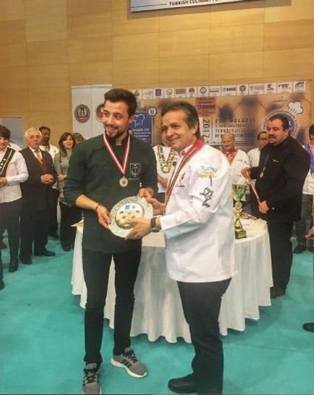 Ulusal ve Uluslar arası yarışmalarda altın, gümüş, ve bronz olmak üzere toplamda 18 madalya ve kupa kazandığını da söyleyelim!