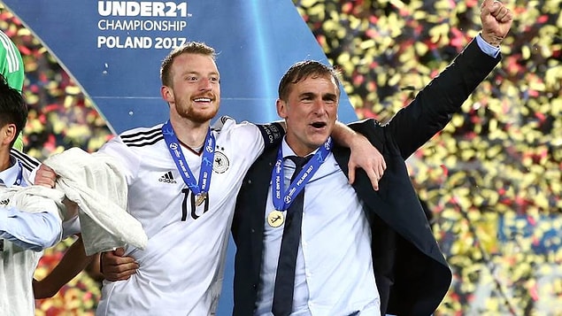 Almanya Milli Takımı’nda Joachim Löw’ün ayrılığının kesinleşmesinin ardından 58 yaşındaki Kuntz’un ismi uzun bir süre çok ciddi şekilde A takım ile anılmıştı.