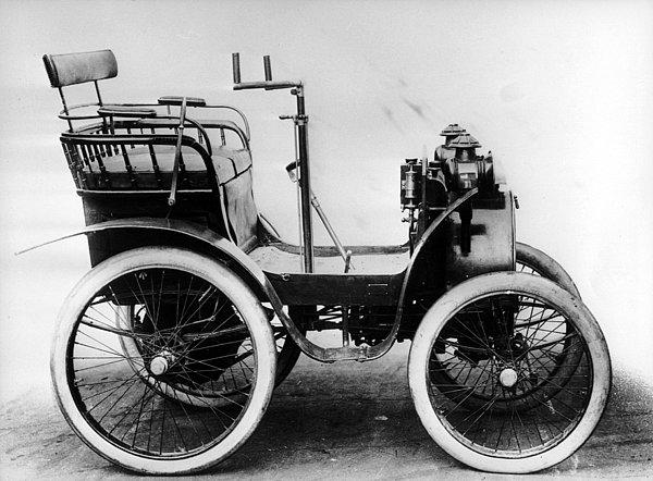 13. Renault - Renault Voiturette 1CV (1898)