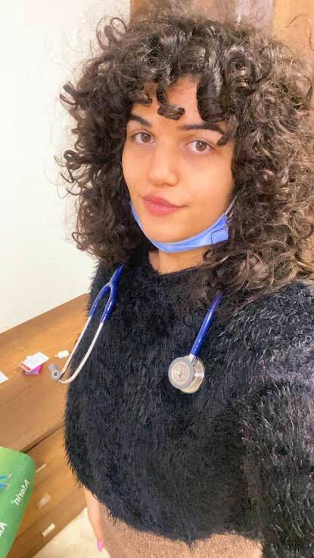 Kendisinin profesyonel işi pratisyen hekimlik. Ünlü fenomen Çapa Tıp Fakültesi mezunu ve geçtiğimiz güne kadar Taksim Eğitim ve Araştırma Hastanesi'nde görevini icra ediyordu. Taa ki kendisi hakkında soruşturma açılıp meslekten men edilene kadar.