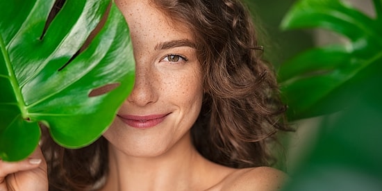 10 Maddede Kaymak Gibi Ciltlerine Hayran Kaldığımız Kişilerin Nelere Dikkat Ettiğini İnceliyoruz!