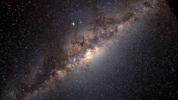 7. Samanyolu 100 milyardan fazla yıldız içermektedir.