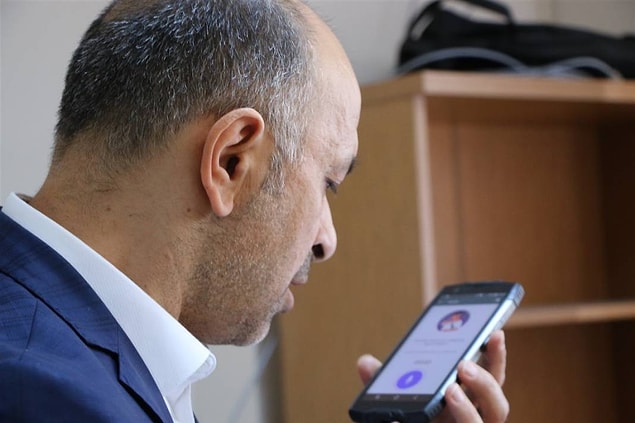 Yazılımda öksürük sesinden hızlı koronavirüs testi çalışmalarının devam ettiğini dile getiren Doç. Dr. Genç, ilk kez bu testin mobil uygulamaya eklendiğini ve yüzde 60 ila 80 arasında doğru sonuç alındığını vurguladı.