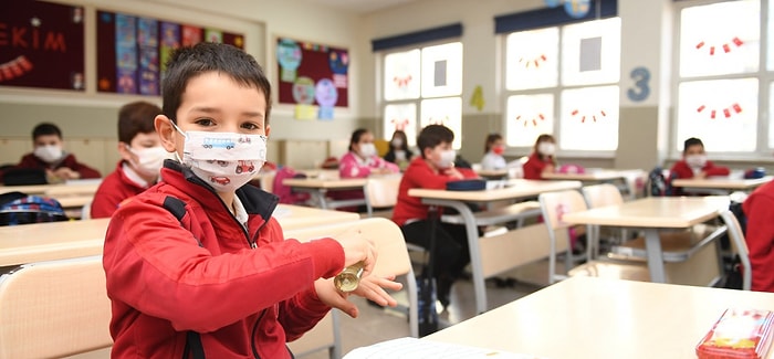 Bilim Kurulu Toplantısı Sonrası Bakan Koca’dan Yüz Yüze Eğitim ve Tedbir Açıklaması