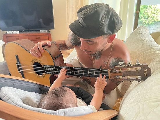 Öykü Karayel-Can Bonomo Çifti Oğullarının Yüzünü İlk Kez Gösterdi