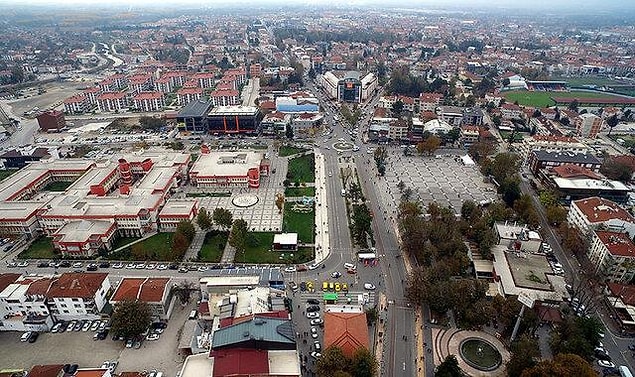 Düzce'de de yetkililer geçtiğimiz ay binden fazla eleman arandığını ve bulamadıklarını söylemişti.