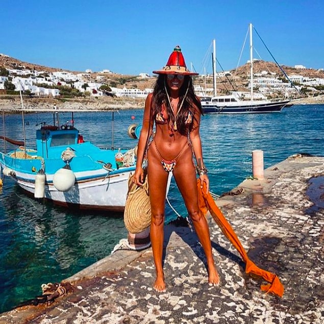 Hepimizin kışlıkları bazadan çıkardığı şu sıralarda o elbette ki yine tatil yapıyor...