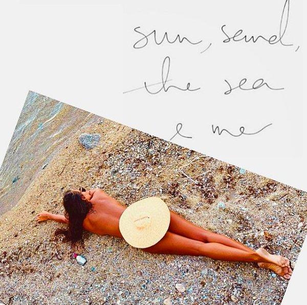 Kumsalda çırılçıplak uzandığı fotoğrafı "Hisset. Neyi mi? Özgürlüğü!" diyerek paylaşan ünlü moda ikonu Eda Taşpınar, en nihayetinde yine gündem olmayı başardı.