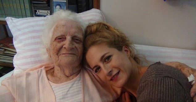 6. Canan Ergüder, eşi Kenan Ece ile birlikte yer alacağı 'Sadan Hanım' filminde Sadan Ünüvar'ın hayatını canlandıracak. İkilinin benzerliği ise sosyal medyada epeyce konuşuldu.