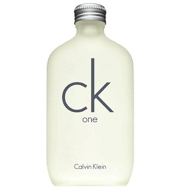 3. Dünya'nın ilk unisex parfümü Calvin Klein'den.