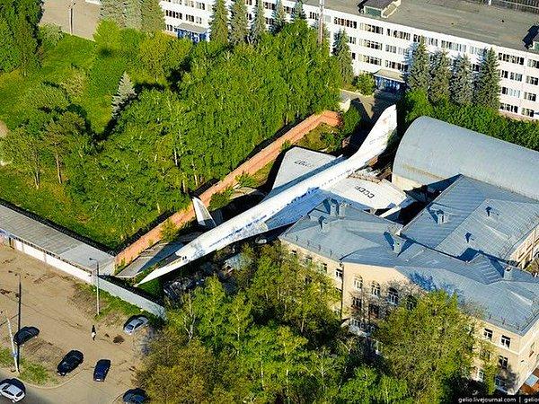 1. Tataristan'ın Kazan kentinde terk edilmiş bir Tu-144 süper sonik yolcu uçağı.