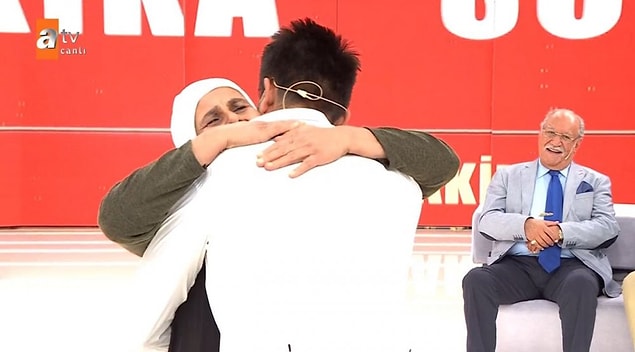 Askerden döndükten sonra da iş bulmak için İzmir'e gitmiş ancak abisi herkesi toplayıp arkasından gelmiş.