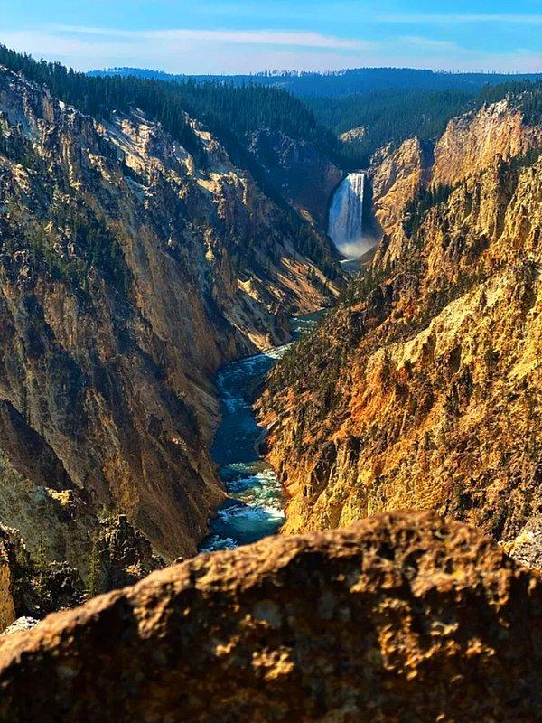 16. Yellowstone Nehri şelalesinde oluşan inanılmaz manzara...😍