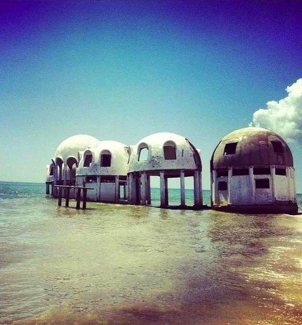 38. Güneybatı Florida'da terk edilmiş kubbeli evler.