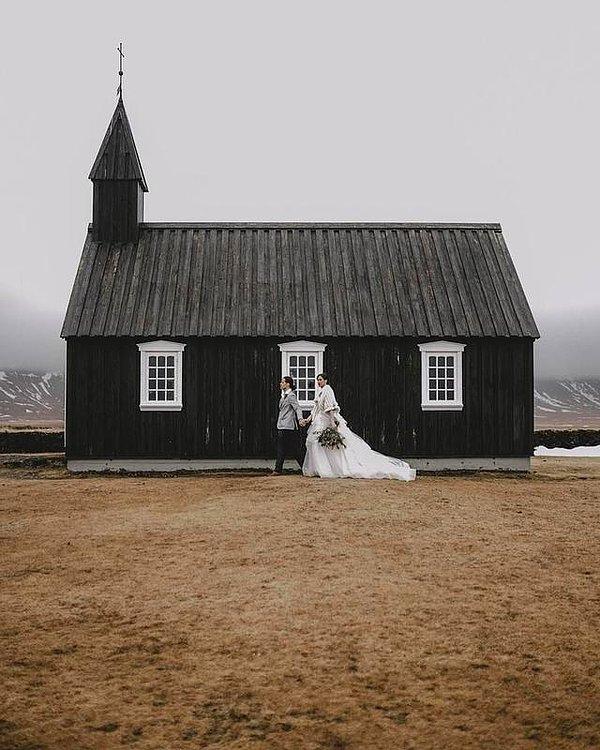 40. İzlanda'da terk edilmiş bir kilise.