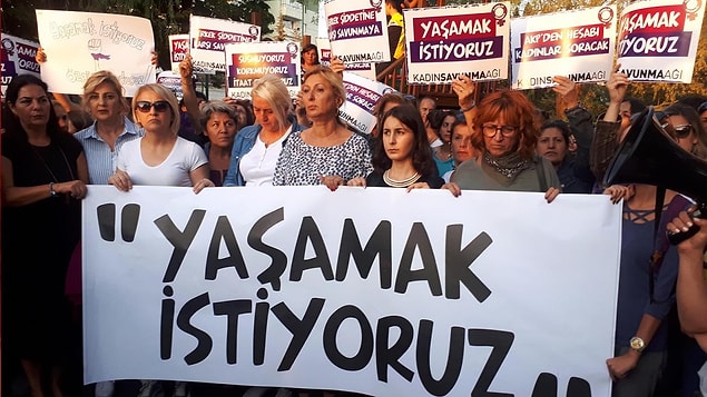 Ülkemizde her geçen gün yeni bir felaket oluyor, her dakika yüzlerce bir kadın ölüyor.