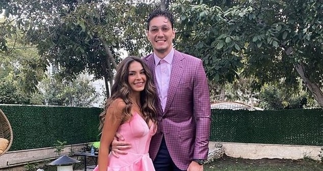 8. Cedi Osman, sevgilisi Ebru Şahin'e evlilik teklifi etti!