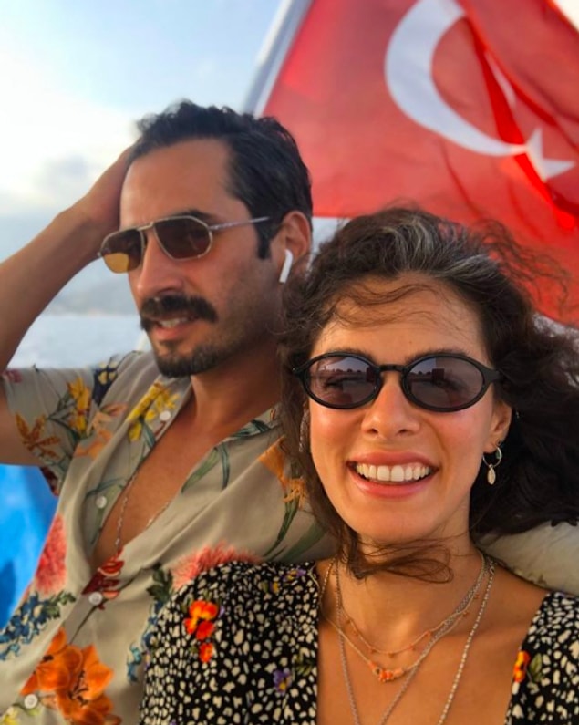 Çiftin, bebekleri dünyaya geldikten sonra İstanbul’da görkemli bir düğün yapmayı planladığı öğrenildi...