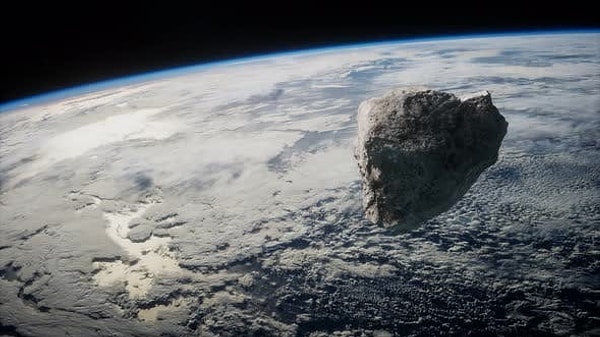 Asteroit ve kuyruklu yıldızların çarpmasının ardından Dünya'ya materyallerin serpildiği düşünülse de gezegen öncesi disklerin tamamının bu molekülleri içerip içermediği belli değildi.