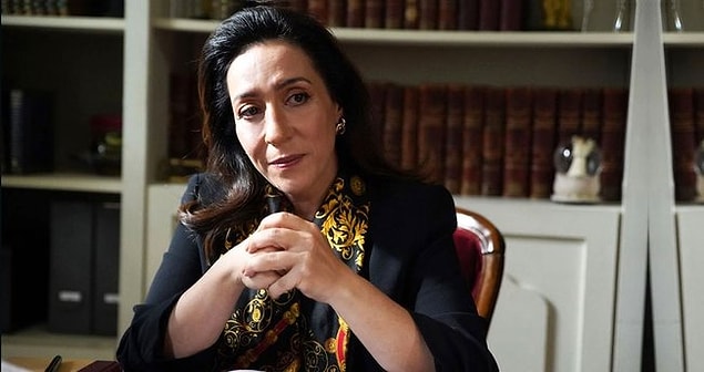 Dizinin bu kadar beğenilmesinde şüphesiz başrol oyuncusu Binnur Kaya'nın çok büyük payı var. Yeni sezonun başlamasına çok az kala dizi kadrosuna sürpriz isimler de girdi. Ayça Bingöl, Nihal Yalçın, Başak Daşman