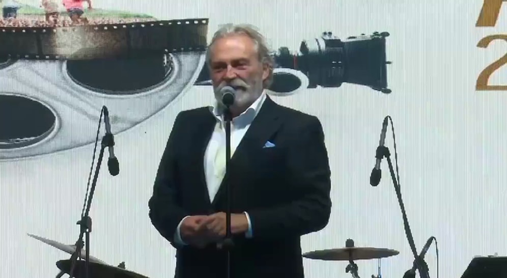 Altın Koza’da Onur Ödülü Alan Haluk Bilginer: 'Eğri Zamanlarda Dik Duranlara Selam Olsun'