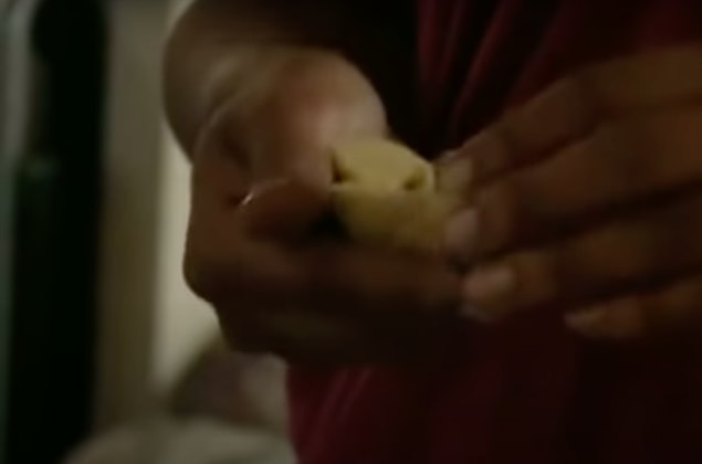 Bu zararlı alışkanlığa başladığından beri tahmini olarak 90 kilodan fazla koltuk minderi yemiş.