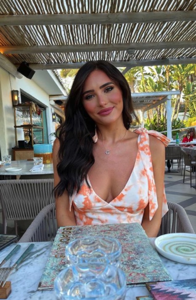 Sizleri 27 yaşındaki influencer Georgie Clarke ile tanıştıralım...